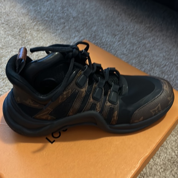 Louis V Sneakers - Picture 1 of 3